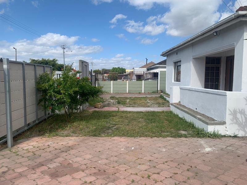 7 Bedroom Property for Sale in Belgravia Western Cape